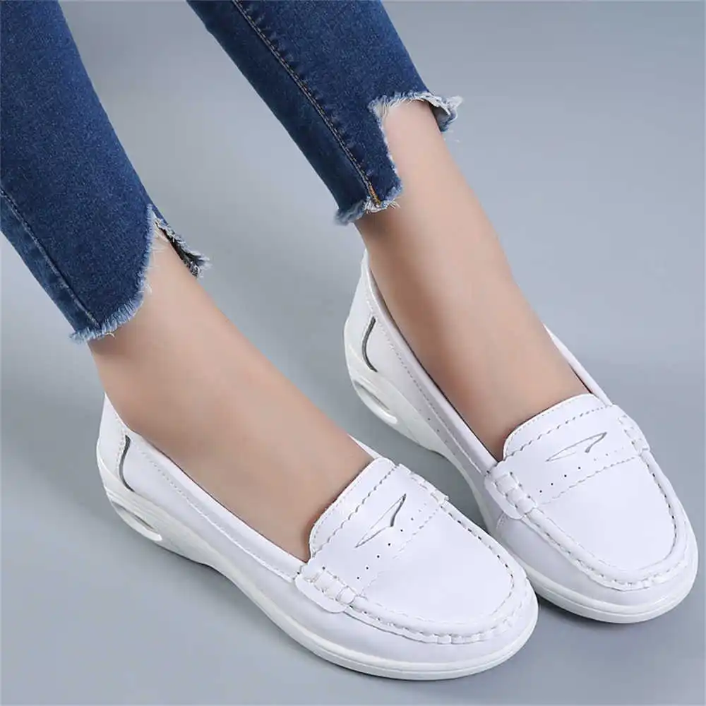 Thick Sole Slipon White Traine - Streetwear Brand Design Ideas 评论和价格