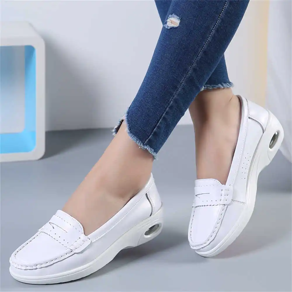 Thick Sole Slipon White Traine - Streetwear Brand Design Ideas 评论和价格