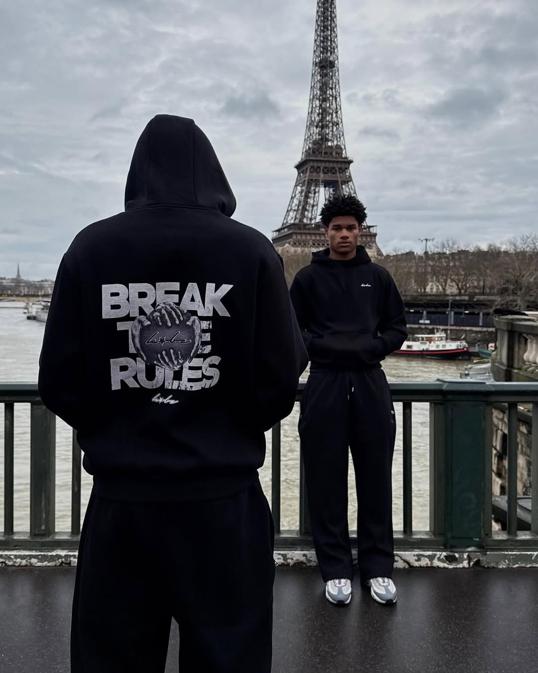 Y2K Streetwear Black Mini Logo - Streetwear Brand Logo Design 评论和价格